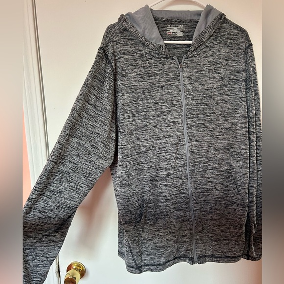 SOLD // Men’s Grey Under Armour Heatgear Hoodie - Picture 3 of 6